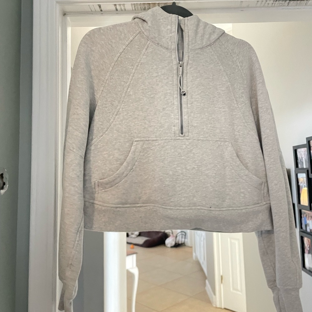 Lululemon three-quarter zip, hooded scuba in light gray size xs/small